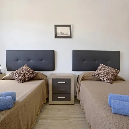 Betty B Puerto del Rosario (Fuerteventura)